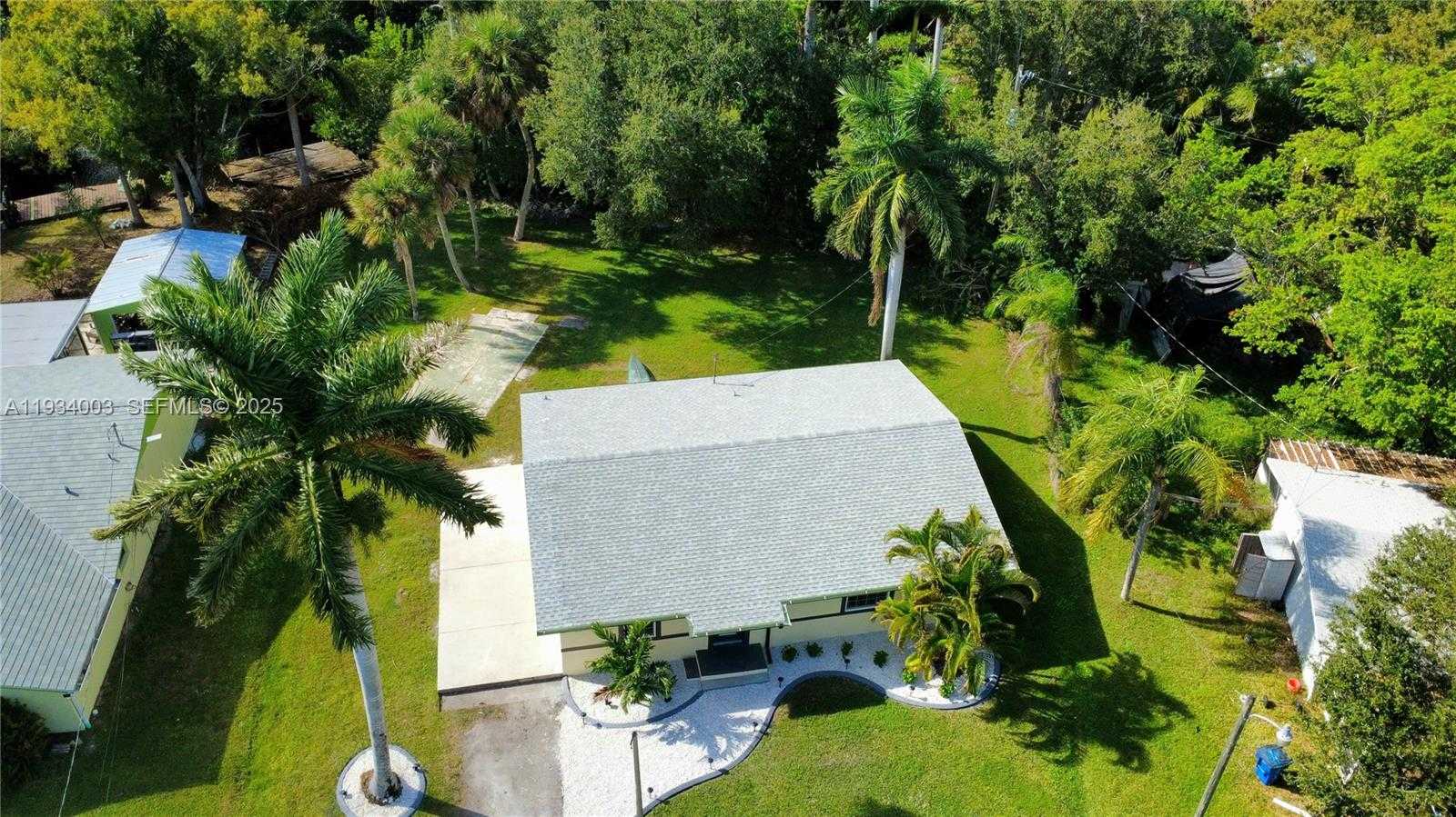 Small Image of 137 DOW LN, Fort Myers Number 35