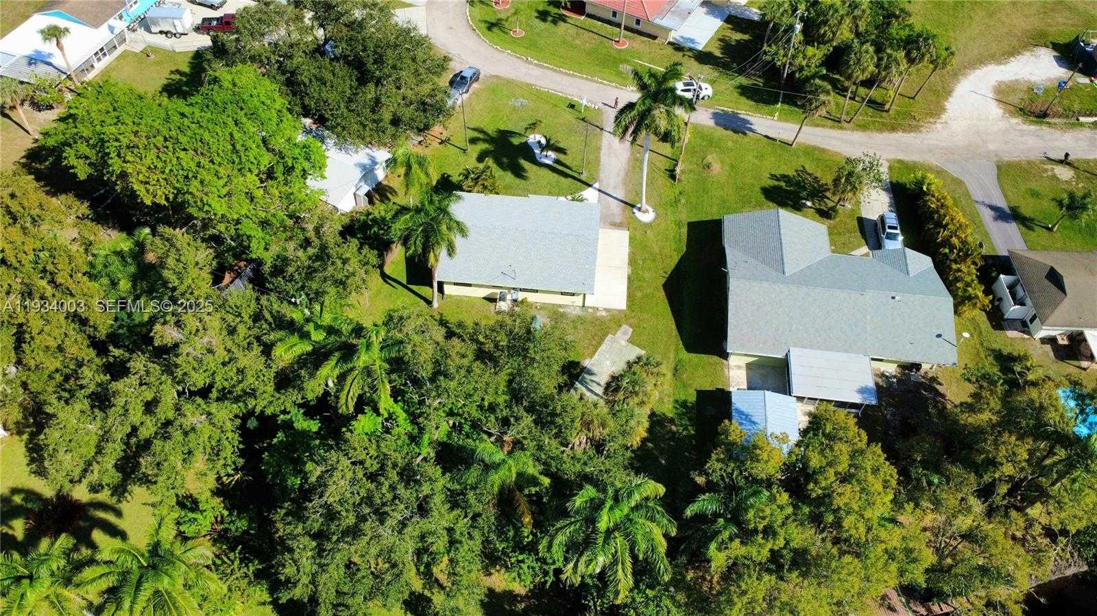 Small Image of 137 DOW LN, Fort Myers Number 43