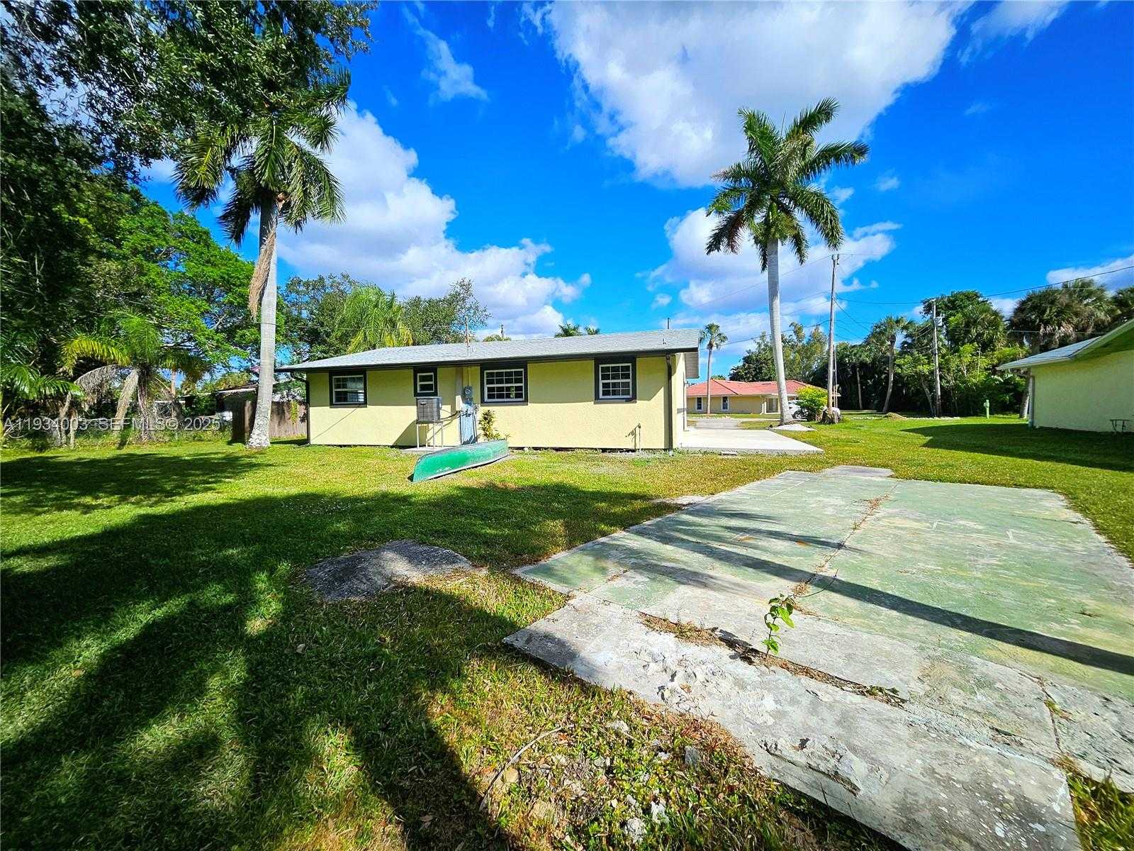 Small Image of 137 DOW LN, Fort Myers Number 45