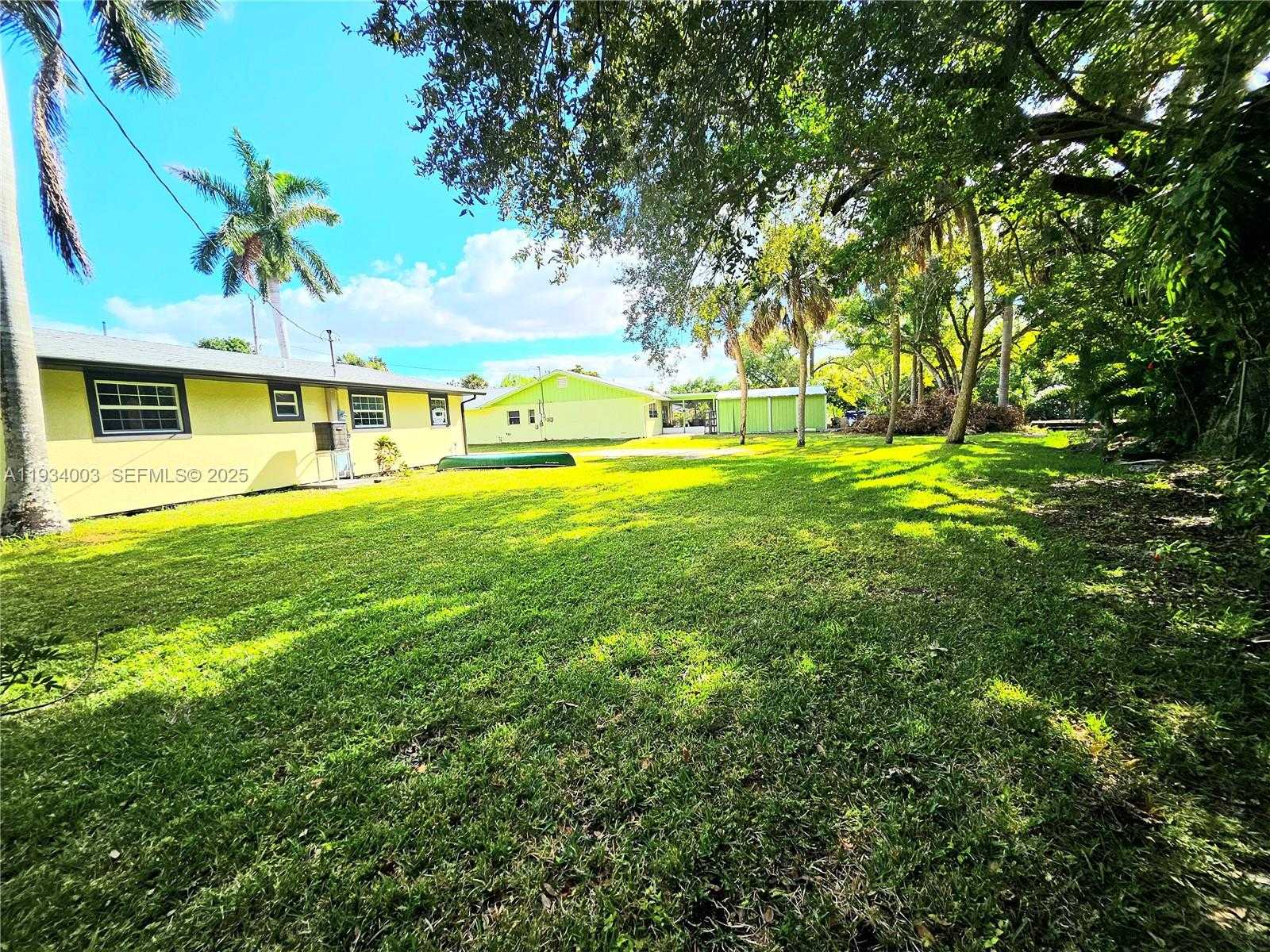 Small Image of 137 DOW LN, Fort Myers Number 48