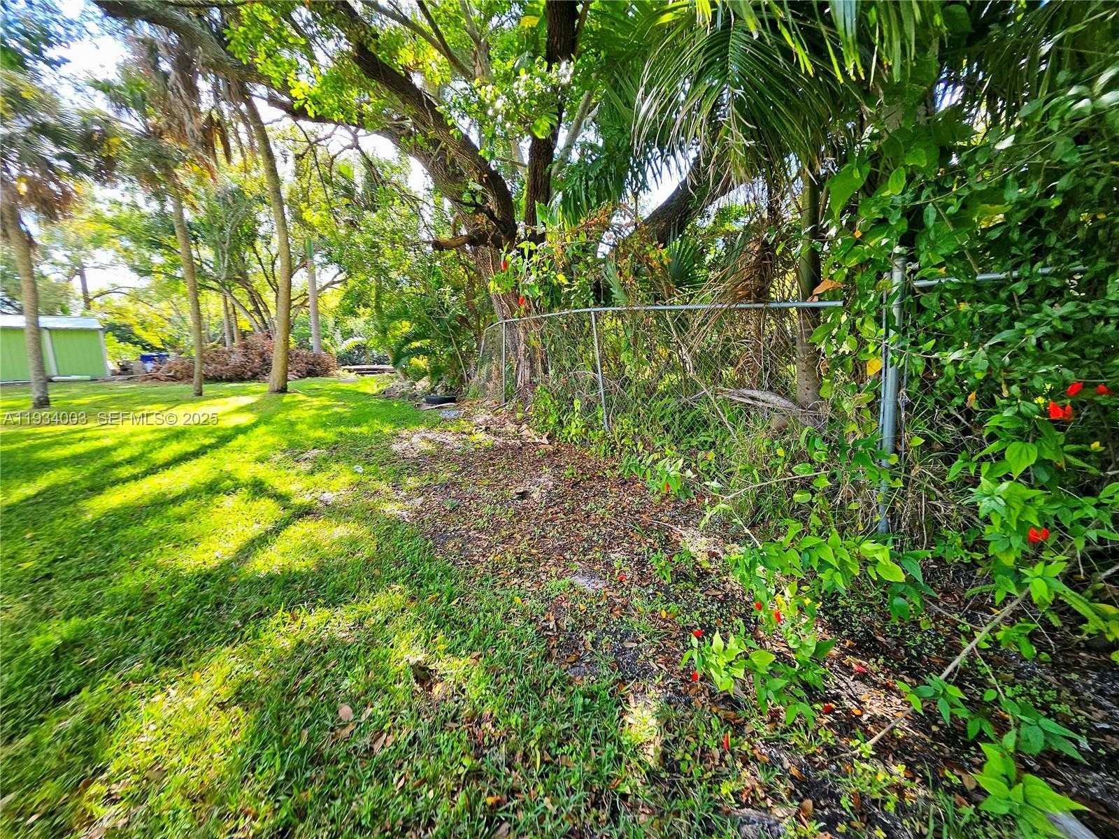 Small Image of 137 DOW LN, Fort Myers Number 49