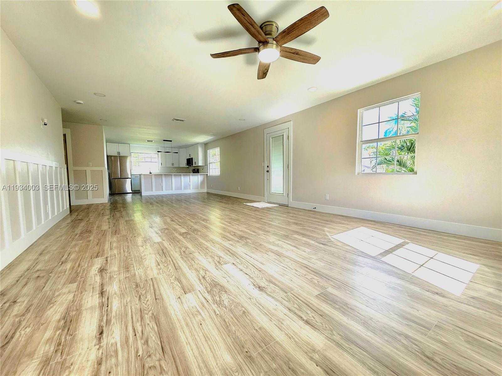 Small Image of 137 DOW LN, Fort Myers Number 6