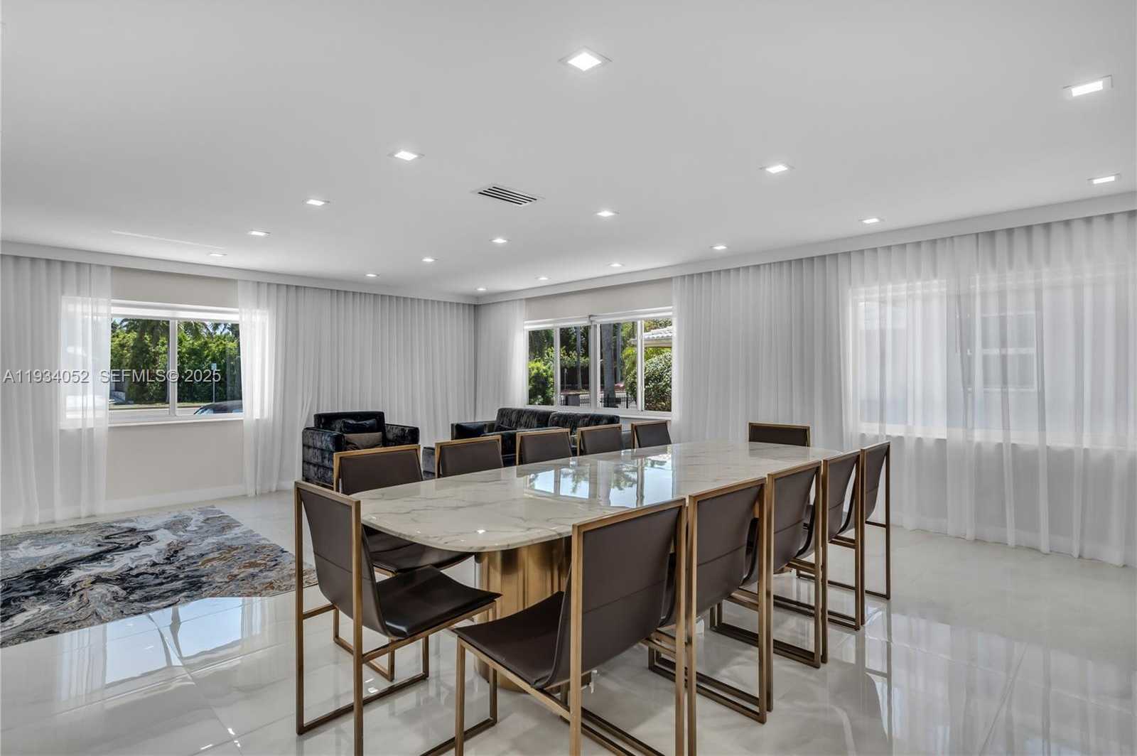 Small Image of 1045 HOLLYWOOD BLVD, Hollywood Number 14