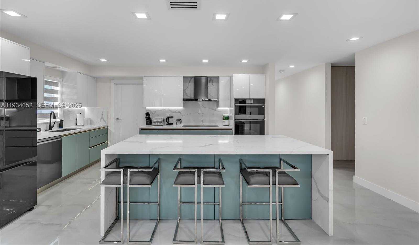 Small Image of 1045 HOLLYWOOD BLVD, Hollywood Number 19