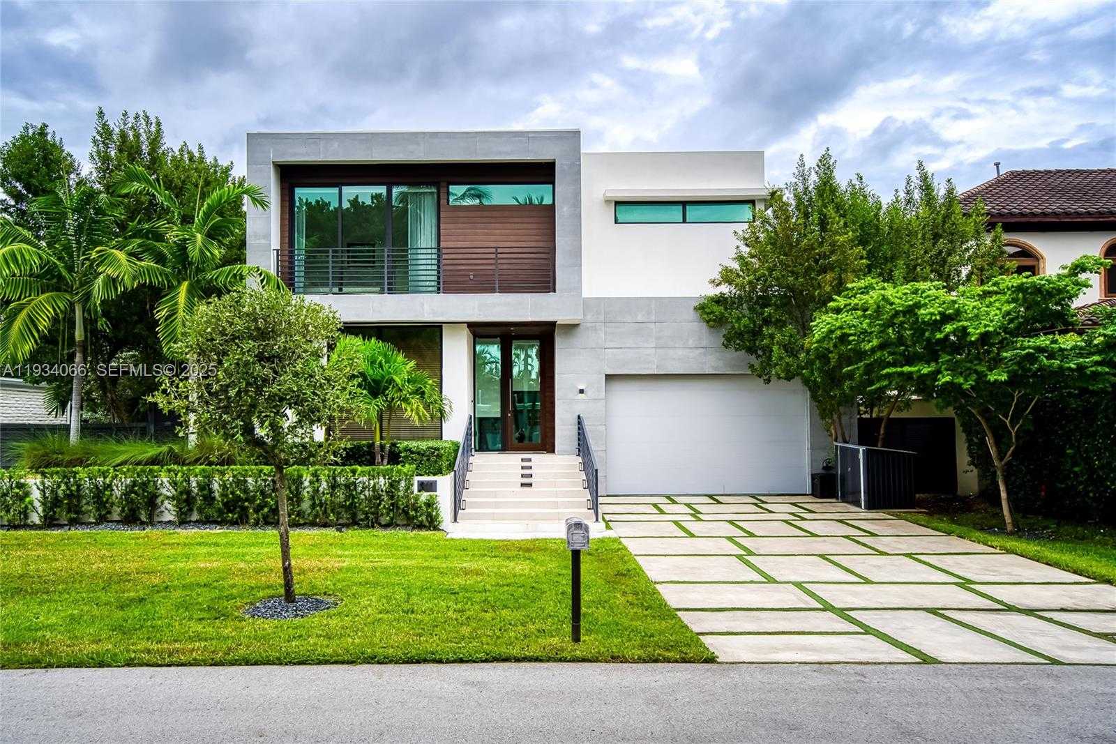 Small Image of 311 SOUTH EAST 189TH ST, Sunny Isles Beach Number 1