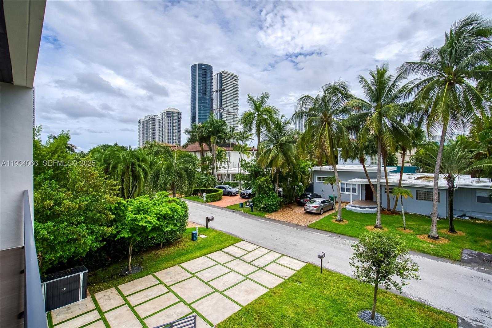 Small Image of 311 SOUTH EAST 189TH ST, Sunny Isles Beach Number 14