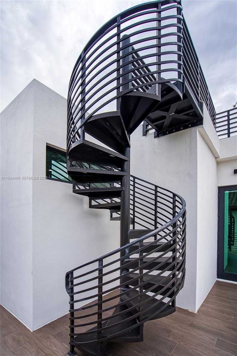 Small Image of 311 SOUTH EAST 189TH ST, Sunny Isles Beach Number 18