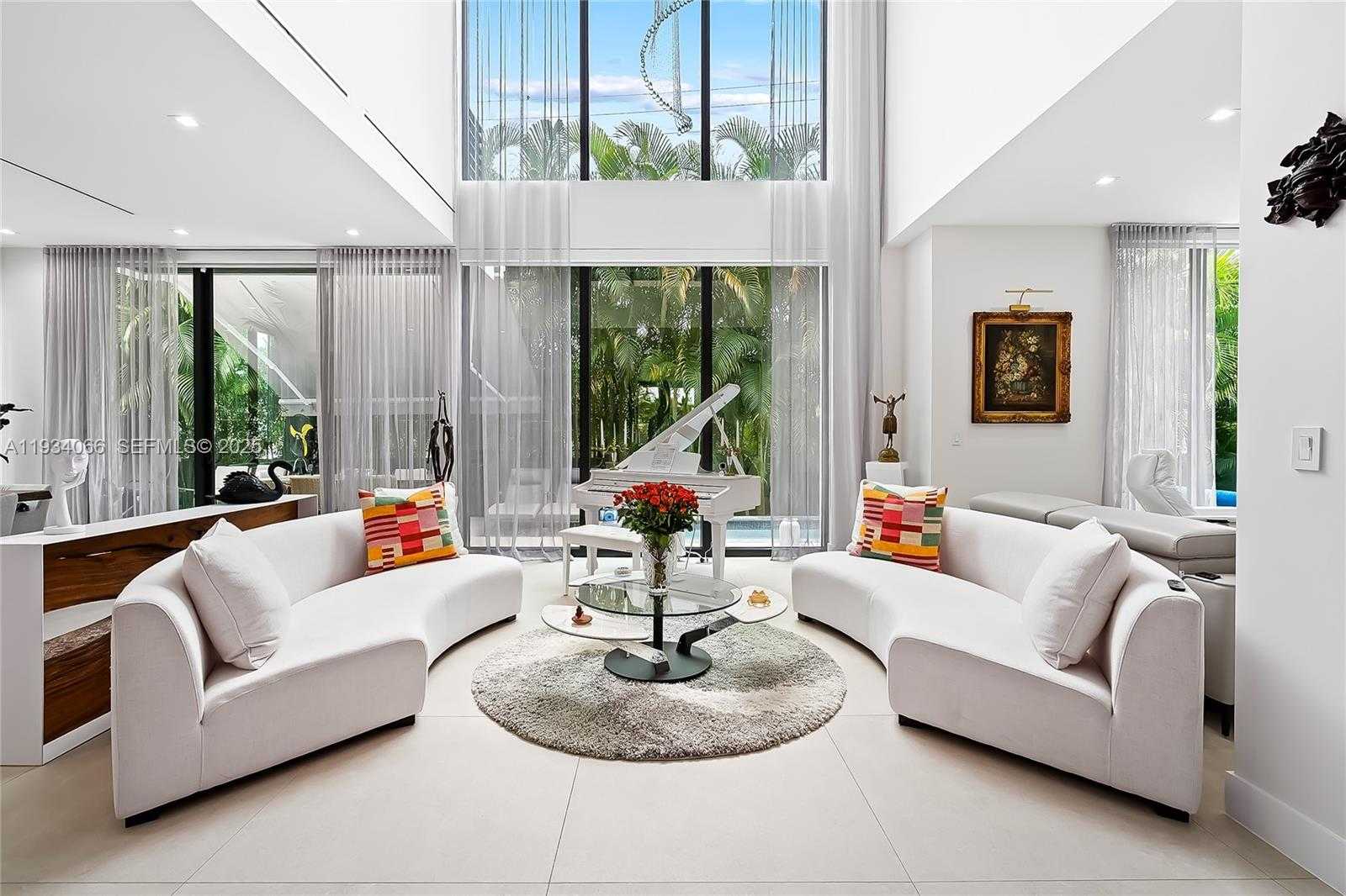 Small Image of 311 SOUTH EAST 189TH ST, Sunny Isles Beach Number 2