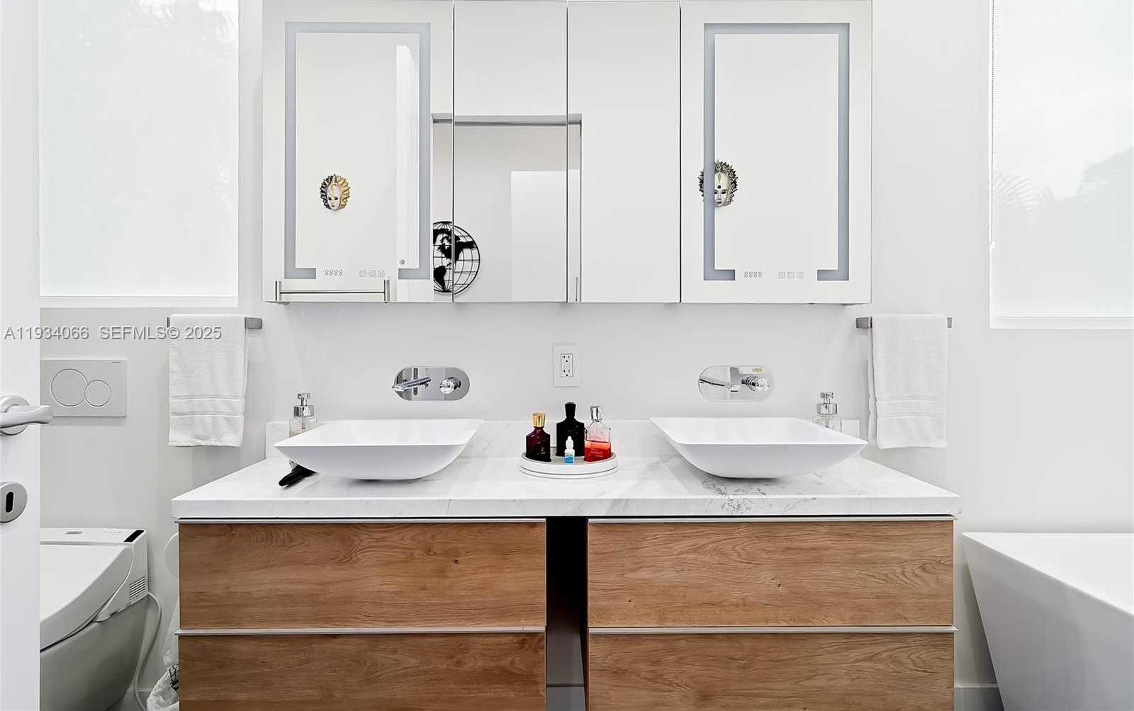 Small Image of 311 SOUTH EAST 189TH ST, Sunny Isles Beach Number 21