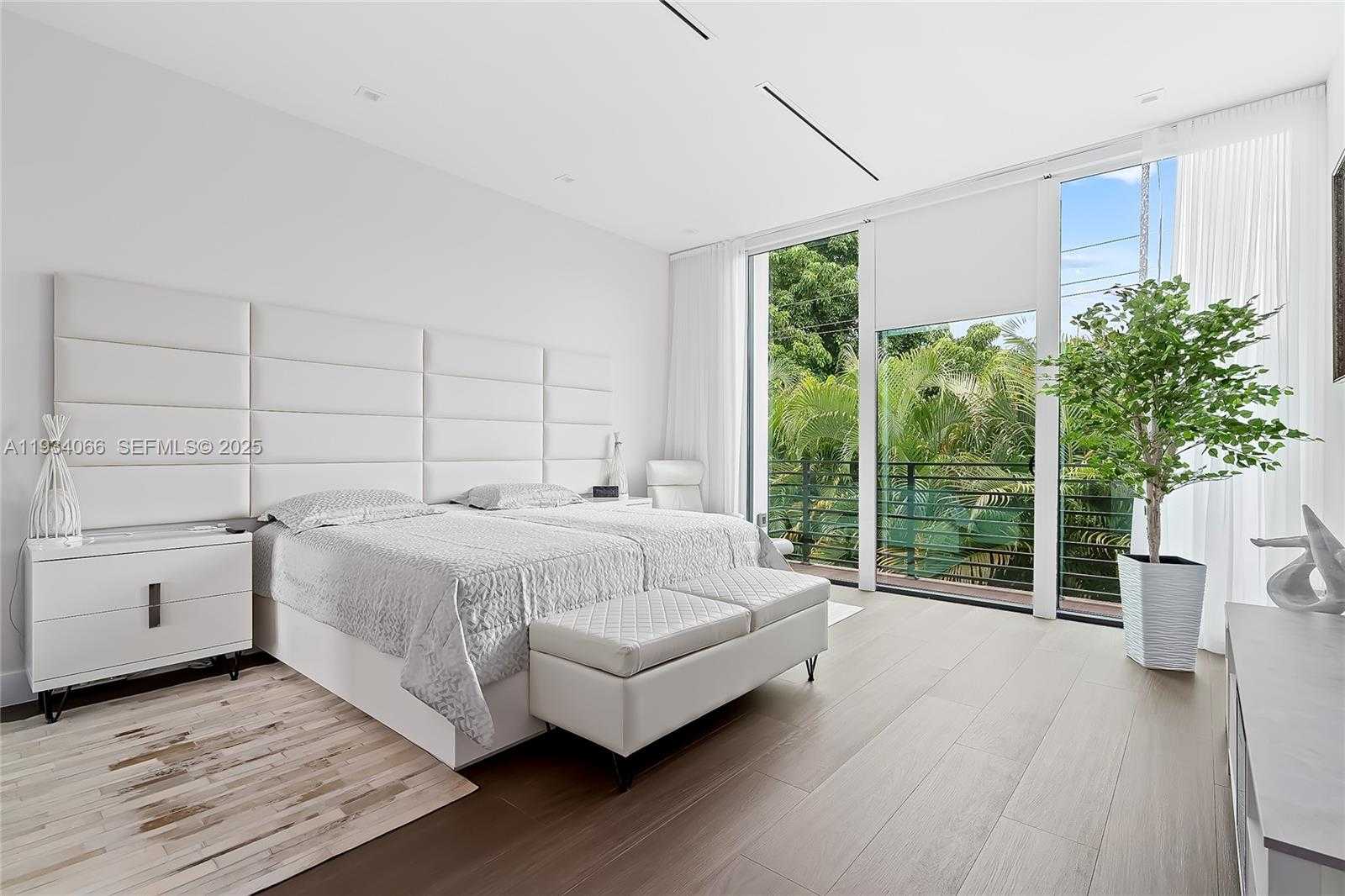 Small Image of 311 SOUTH EAST 189TH ST, Sunny Isles Beach Number 26