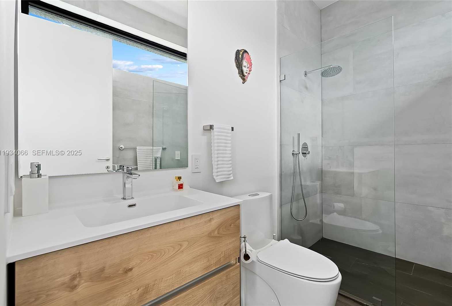 Small Image of 311 SOUTH EAST 189TH ST, Sunny Isles Beach Number 29