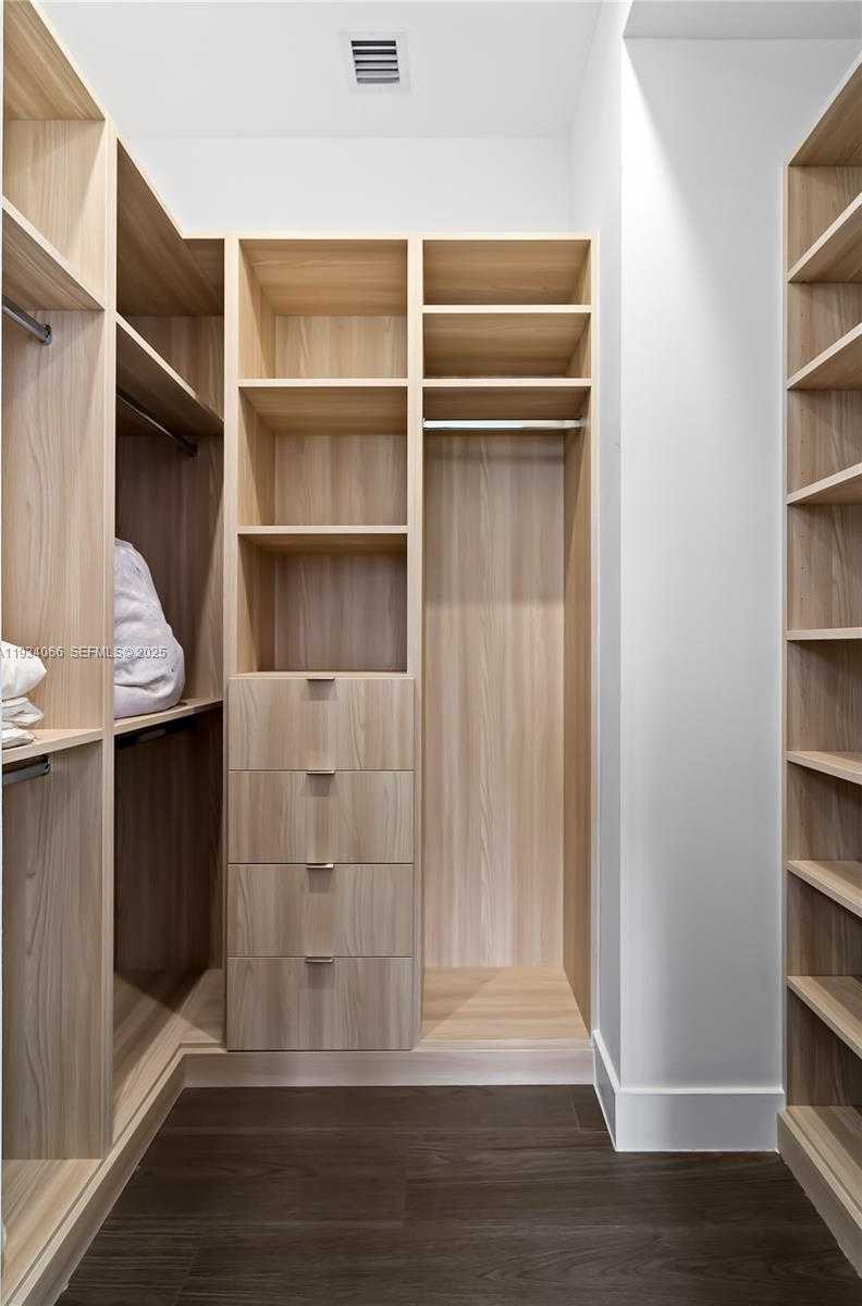 Small Image of 311 SOUTH EAST 189TH ST, Sunny Isles Beach Number 31