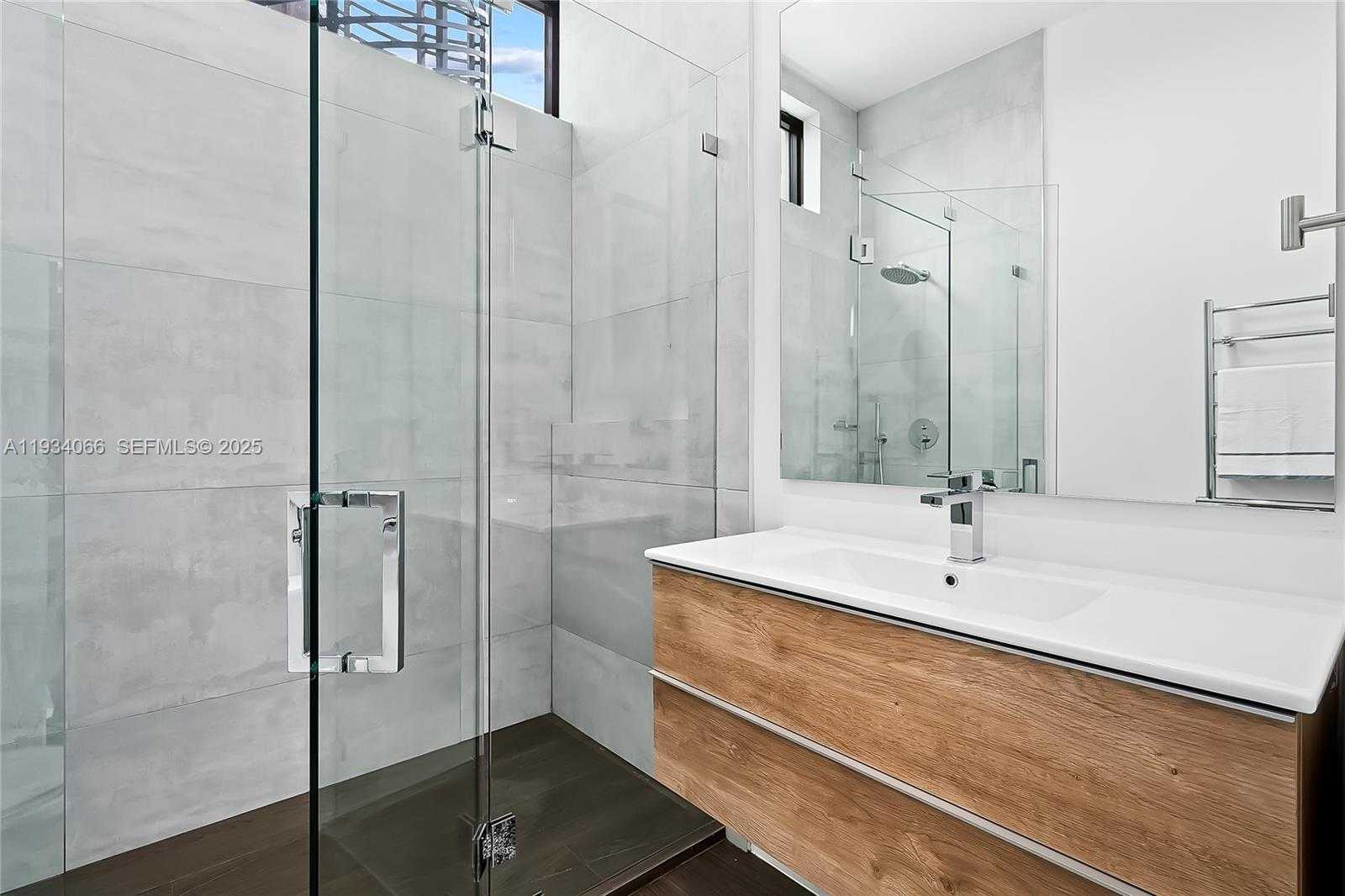 Small Image of 311 SOUTH EAST 189TH ST, Sunny Isles Beach Number 32