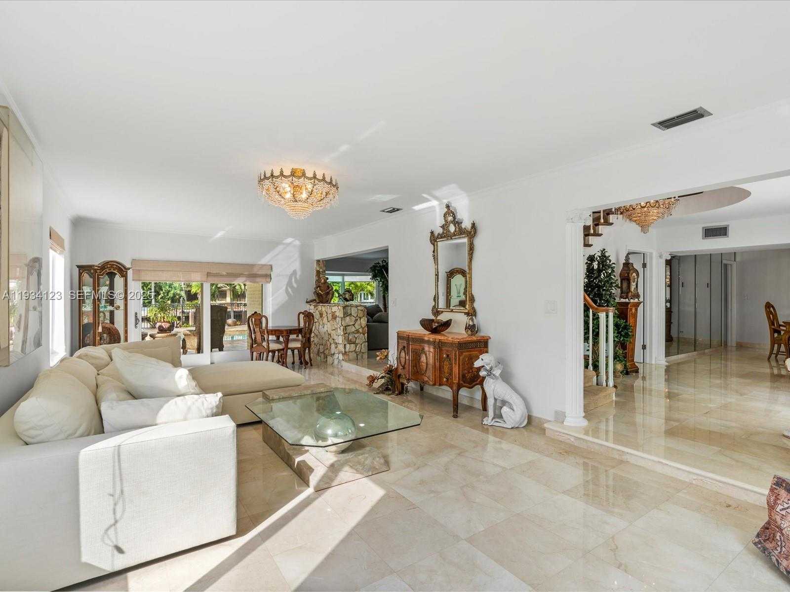 Small Image of 624 PALM DR, Hallandale Beach Number 11