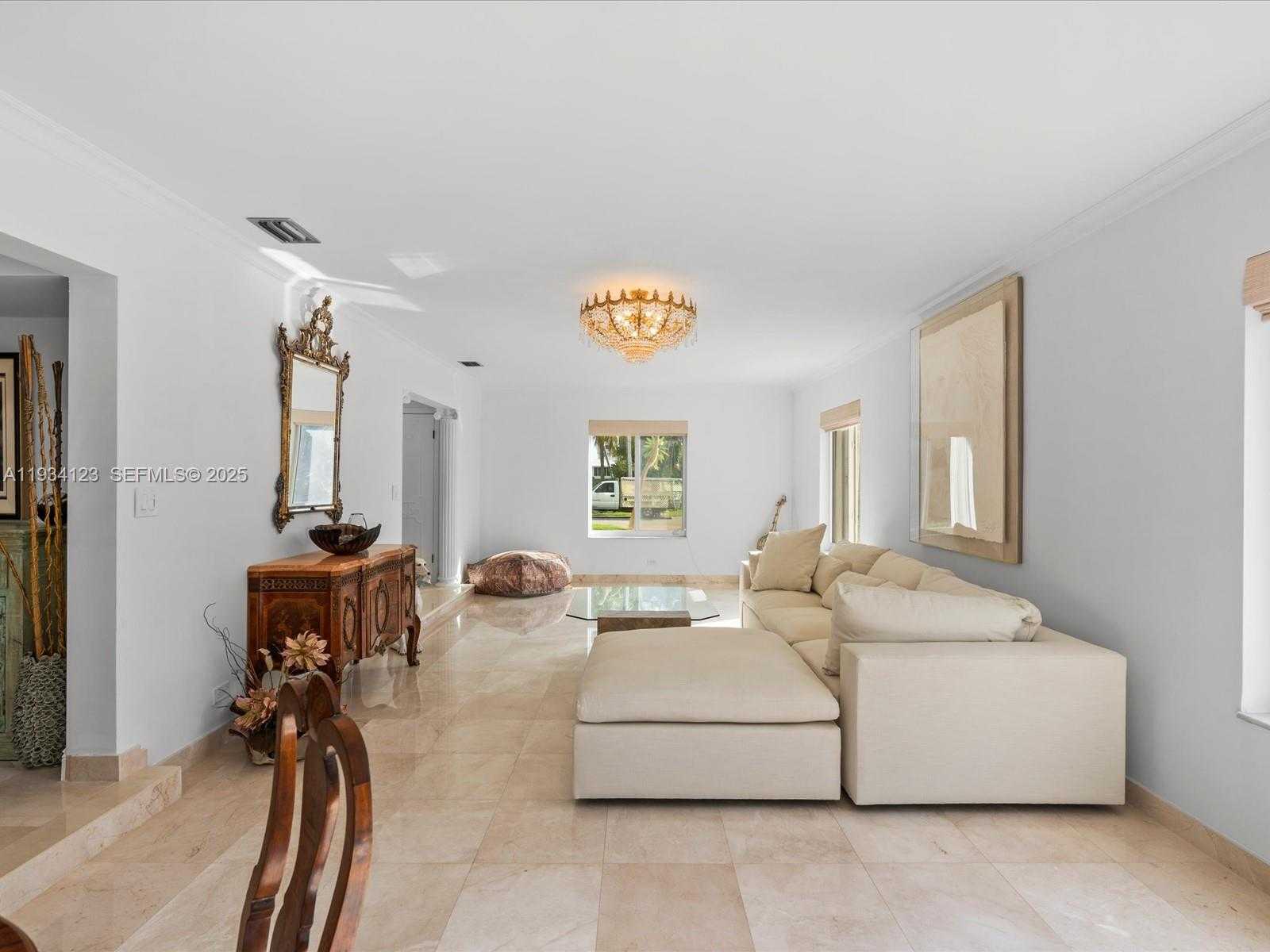 Small Image of 624 PALM DR, Hallandale Beach Number 12