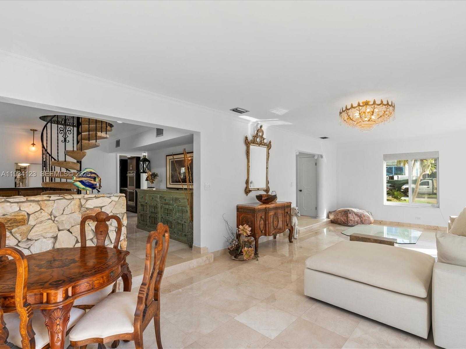 Small Image of 624 PALM DR, Hallandale Beach Number 13