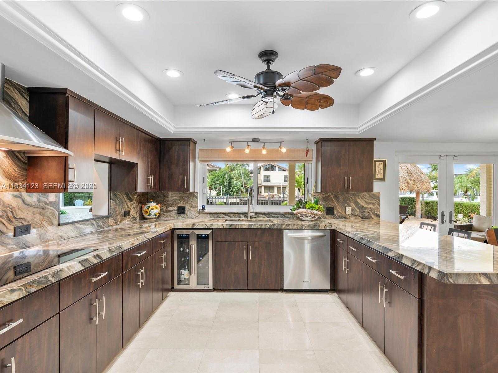 Small Image of 624 PALM DR, Hallandale Beach Number 17