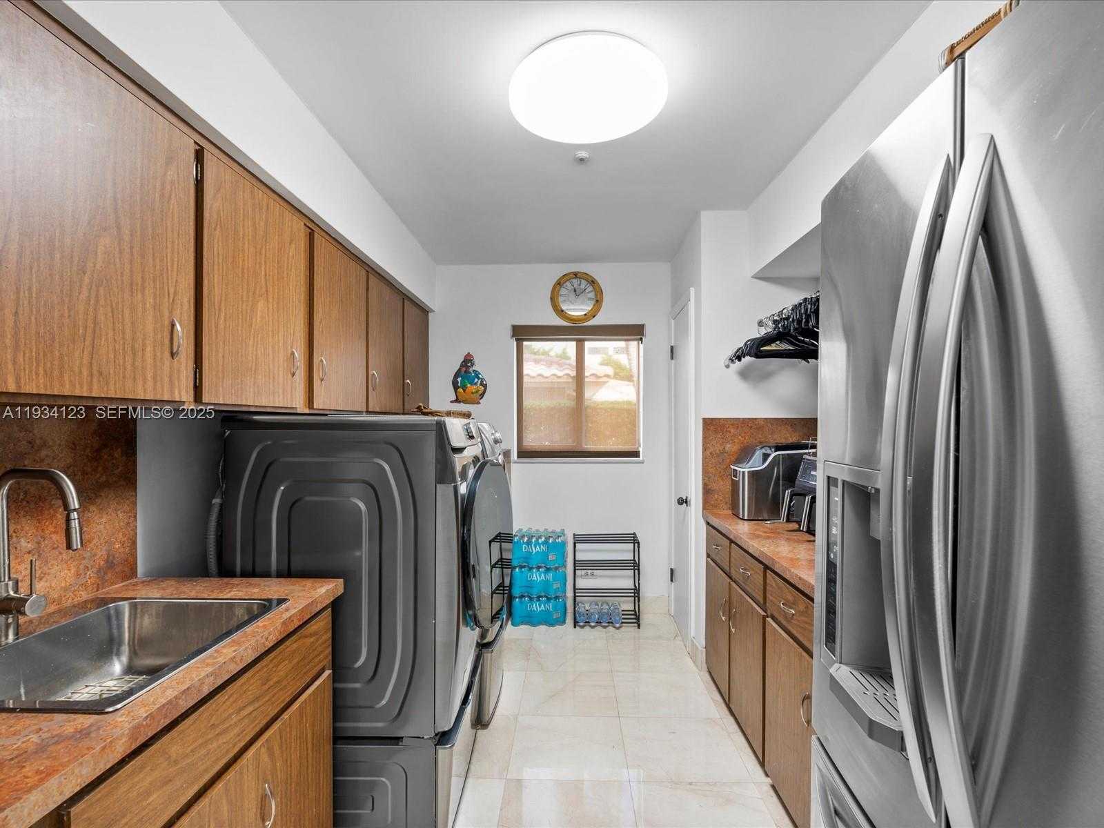 Small Image of 624 PALM DR, Hallandale Beach Number 19