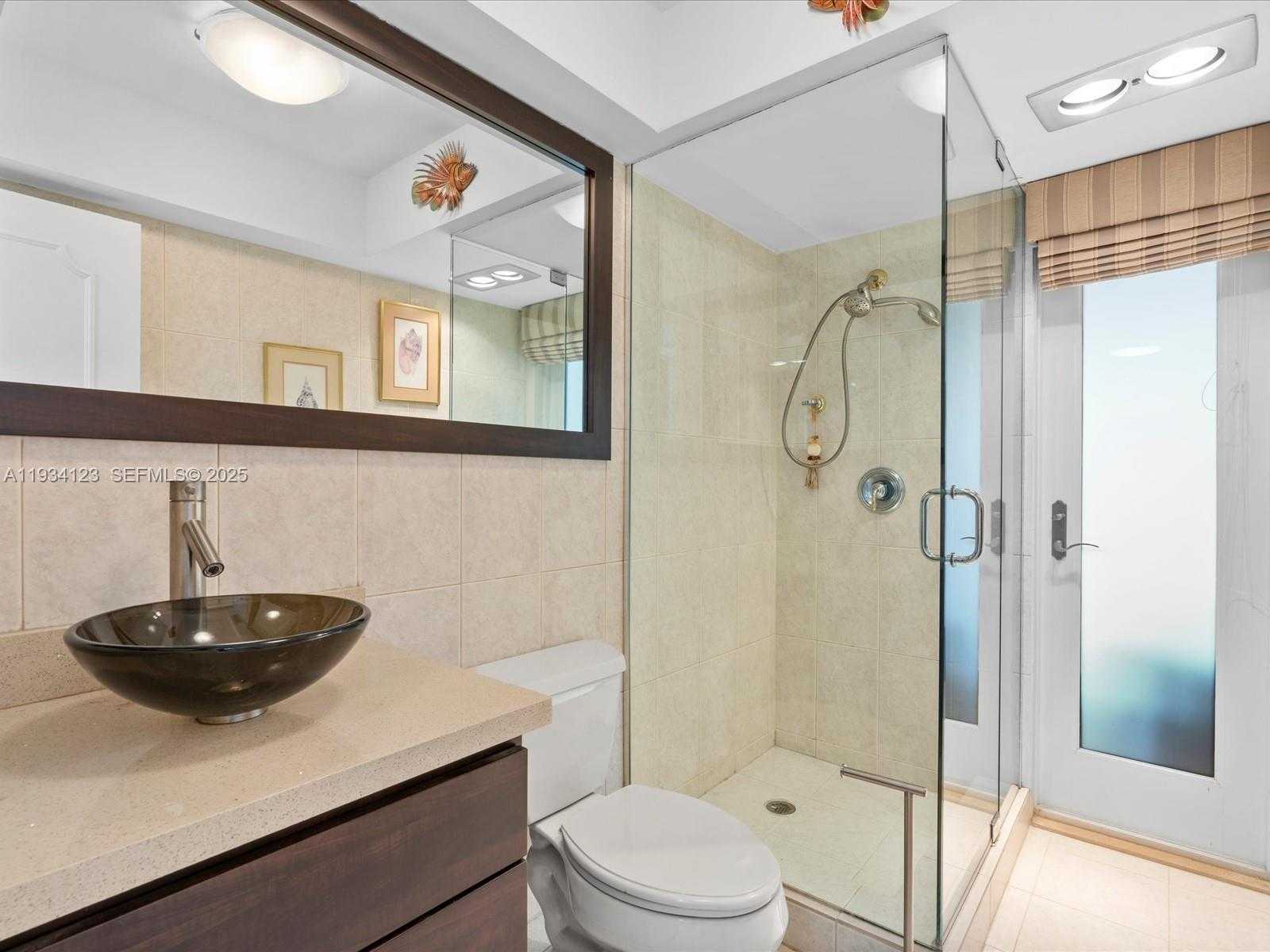 Small Image of 624 PALM DR, Hallandale Beach Number 21