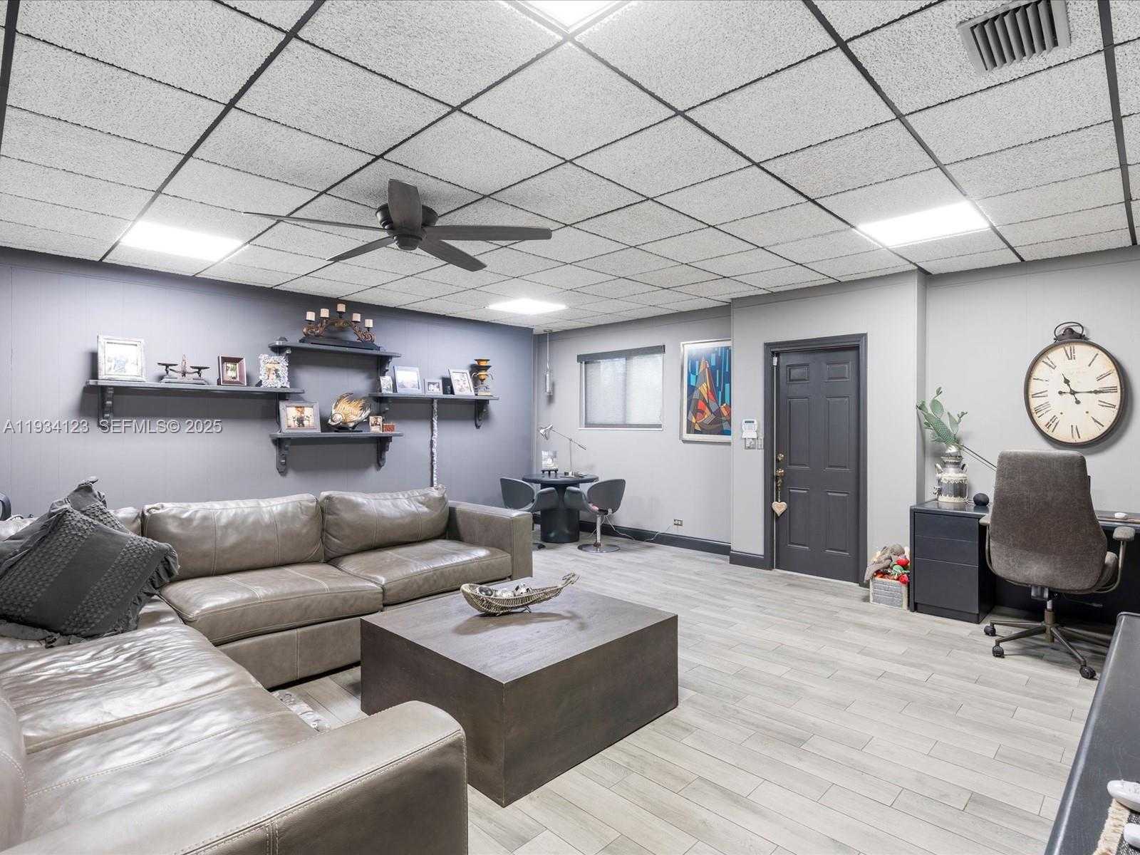 Small Image of 624 PALM DR, Hallandale Beach Number 22