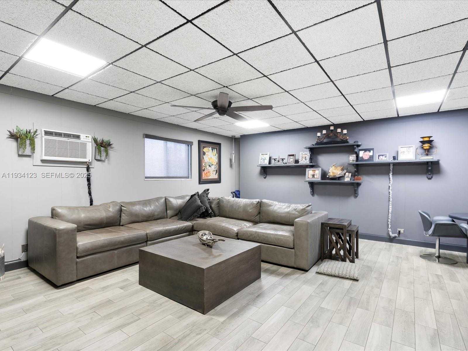 Small Image of 624 PALM DR, Hallandale Beach Number 23