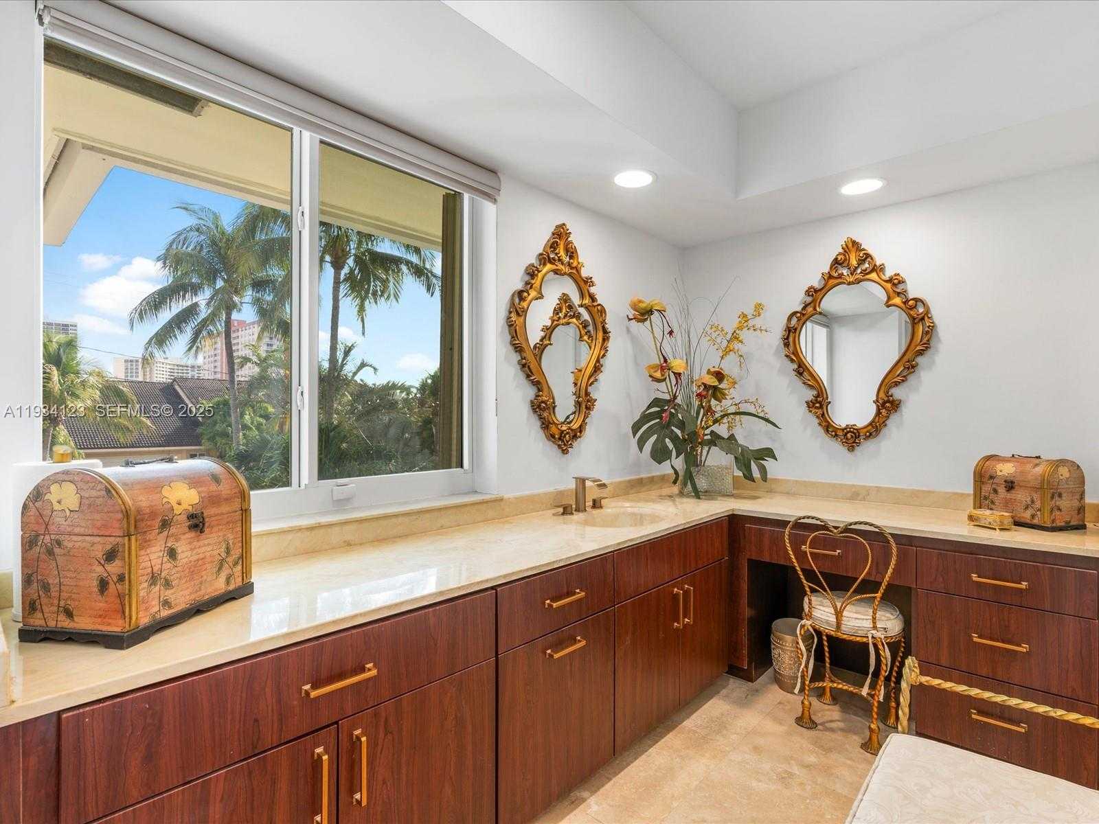 Small Image of 624 PALM DR, Hallandale Beach Number 28