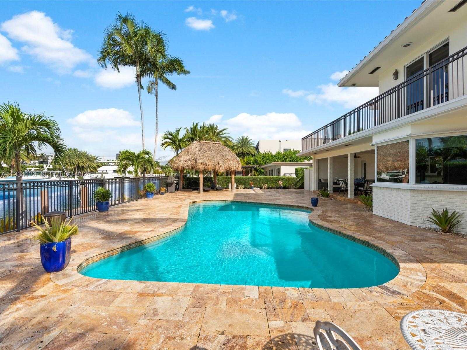 Small Image of 624 PALM DR, Hallandale Beach Number 3