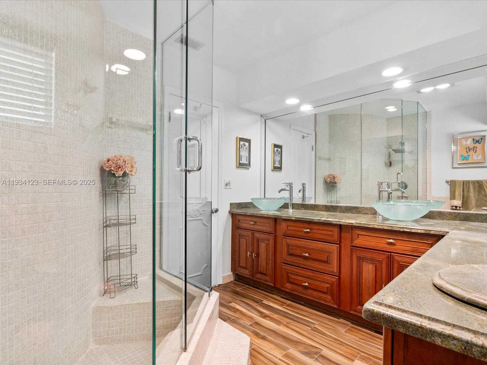 Small Image of 624 PALM DR, Hallandale Beach Number 32