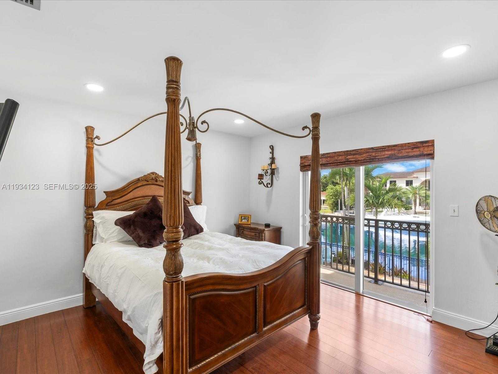Small Image of 624 PALM DR, Hallandale Beach Number 33