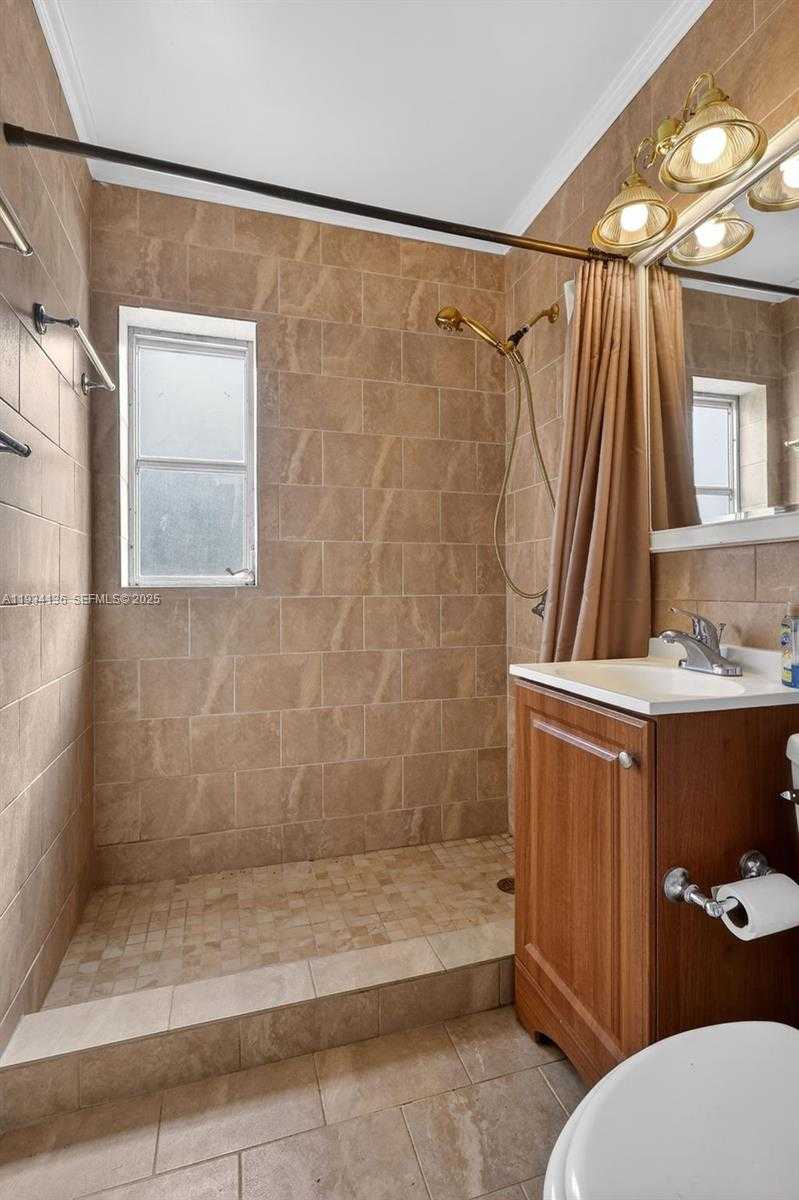 Small Image of 2440 NORTH WEST 152ND TER, Miami Gardens Number 17