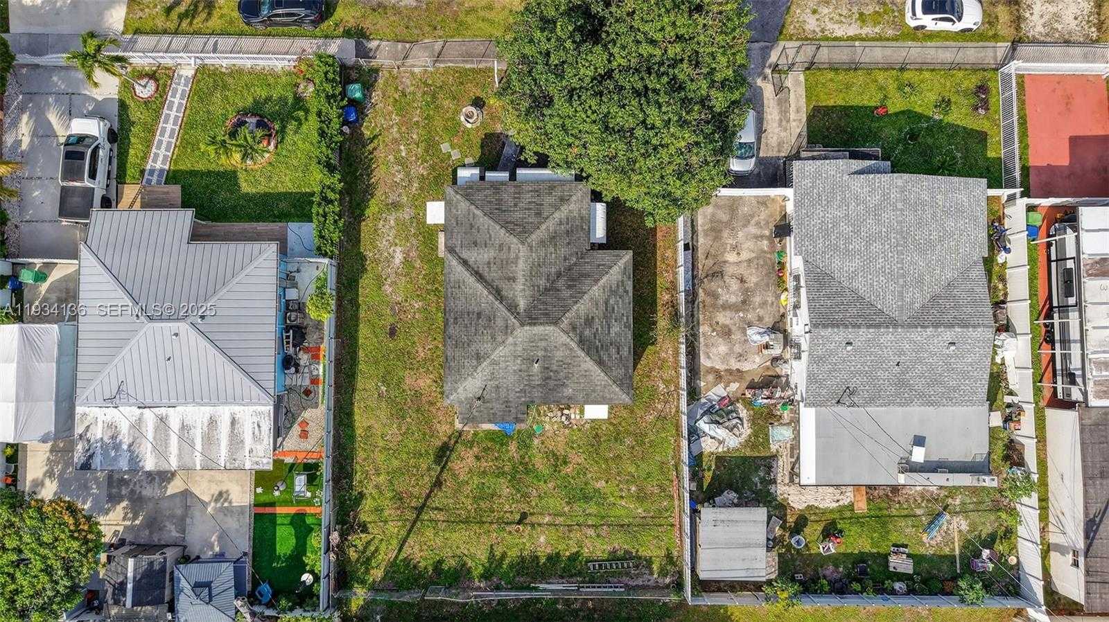 Small Image of 2440 NORTH WEST 152ND TER, Miami Gardens Number 33