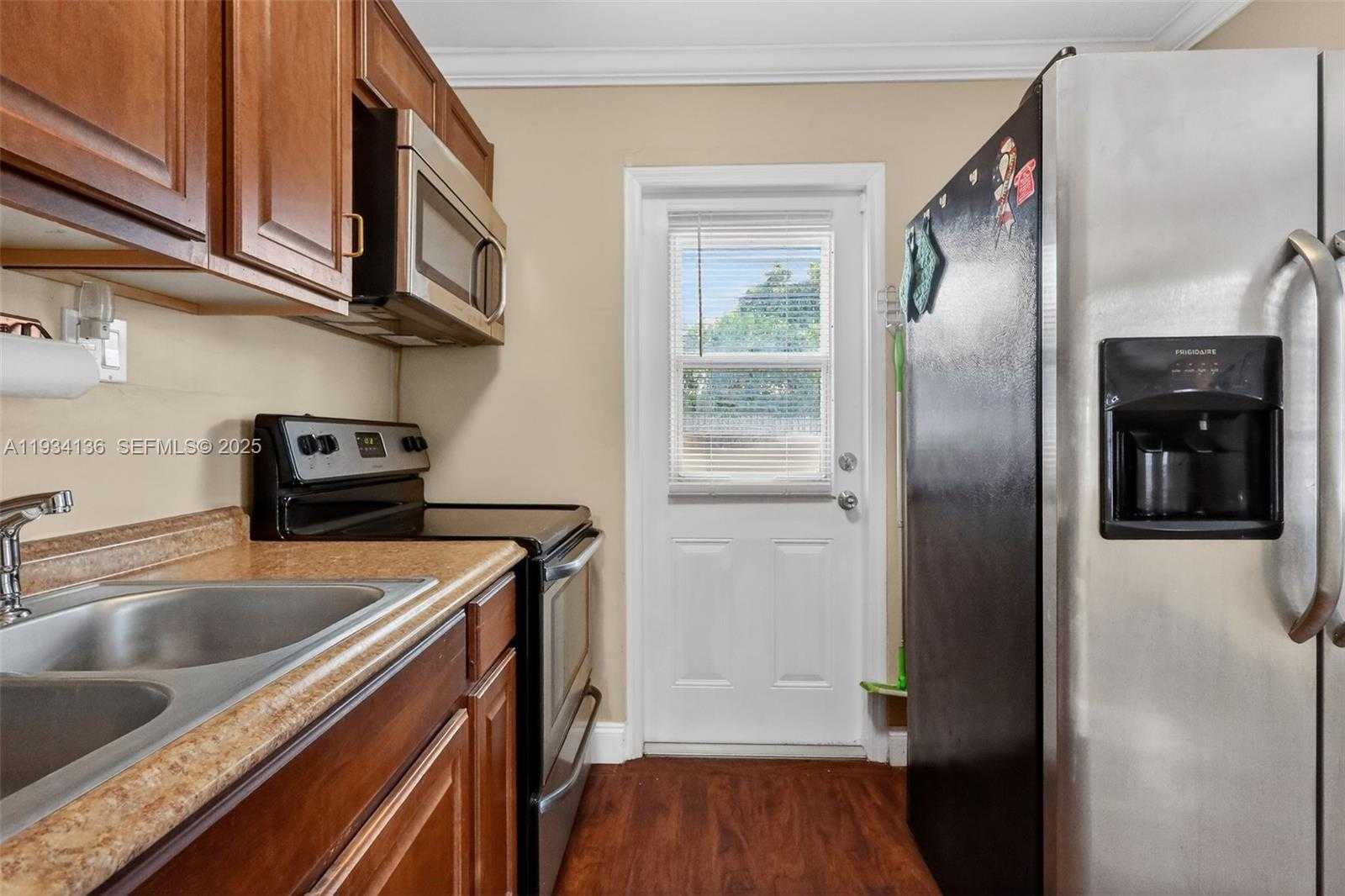 Small Image of 2440 NORTH WEST 152ND TER, Miami Gardens Number 9