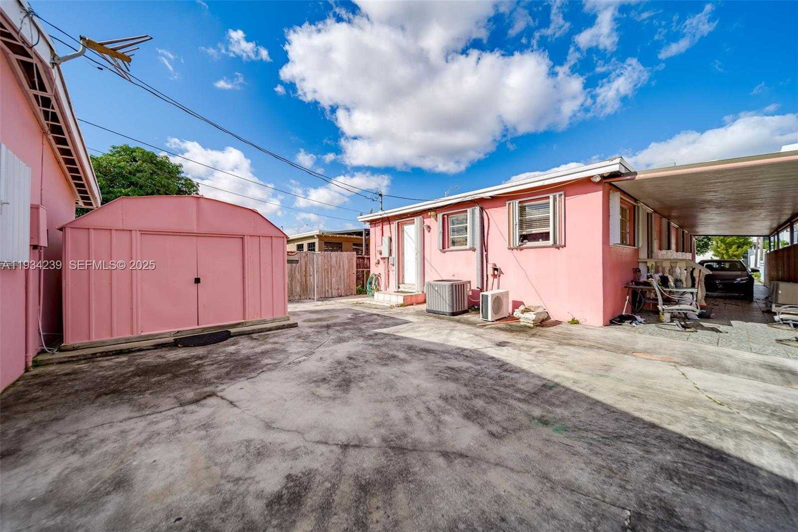 Small Image of 854 EAST 24TH ST, Hialeah Number 10