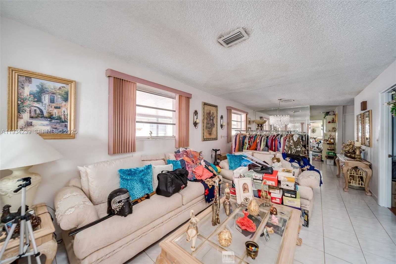 Small Image of 854 EAST 24TH ST, Hialeah Number 11