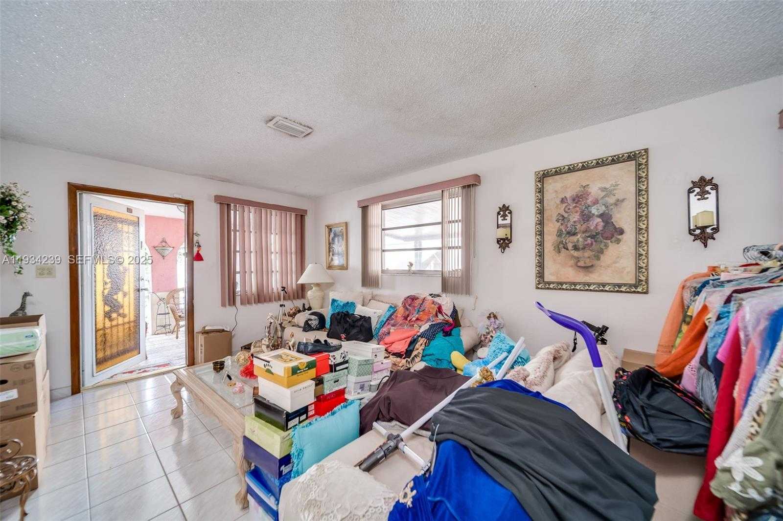 Small Image of 854 EAST 24TH ST, Hialeah Number 12
