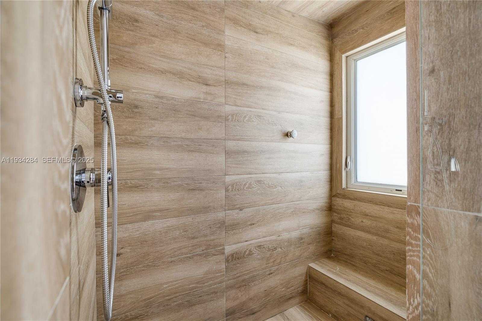 Small Image of 8000 LOS PINOS BLVD, Coral Gables Number 10