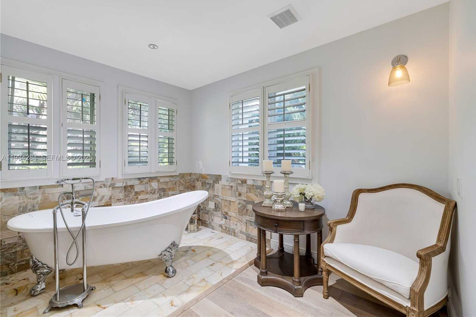 Small Image of 8000 LOS PINOS BLVD, Coral Gables Number 12