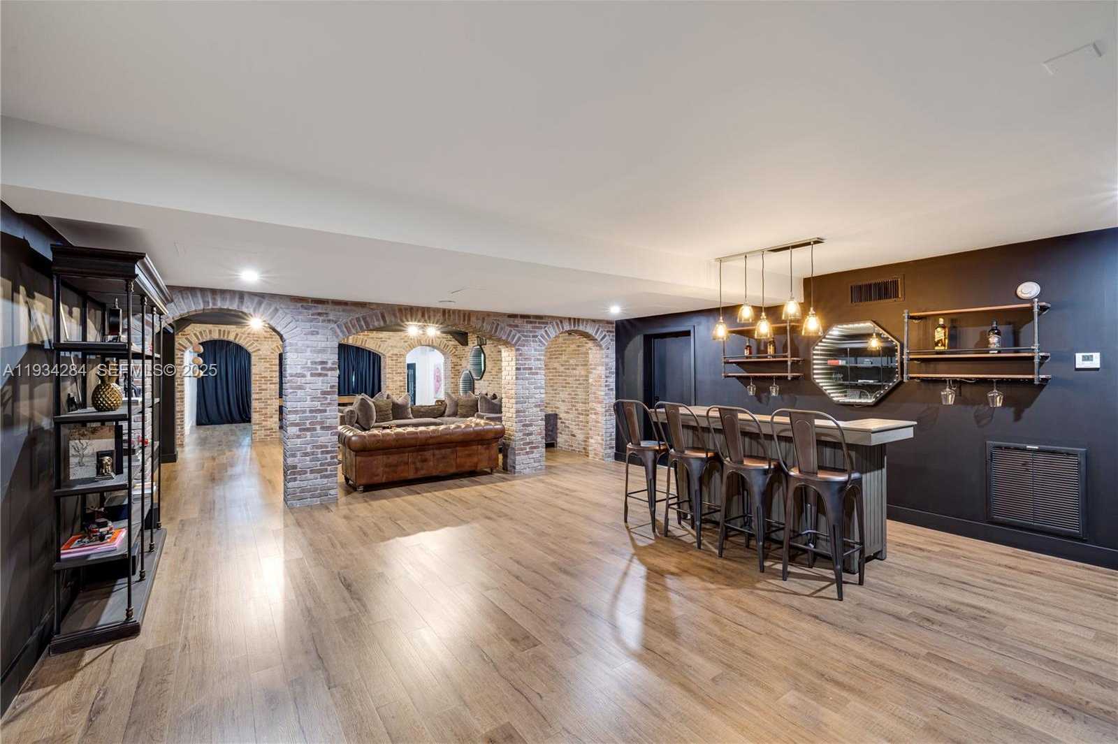 Small Image of 8000 LOS PINOS BLVD, Coral Gables Number 15