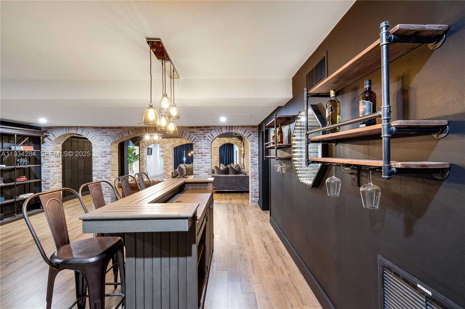 Small Image of 8000 LOS PINOS BLVD, Coral Gables Number 17