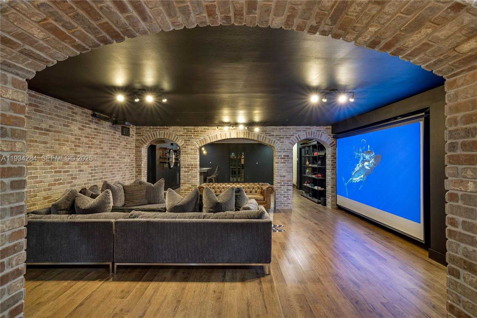 Small Image of 8000 LOS PINOS BLVD, Coral Gables Number 19