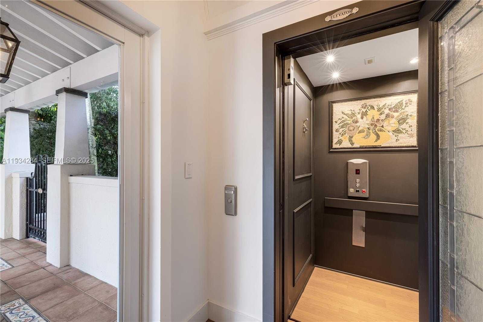 Small Image of 8000 LOS PINOS BLVD, Coral Gables Number 24