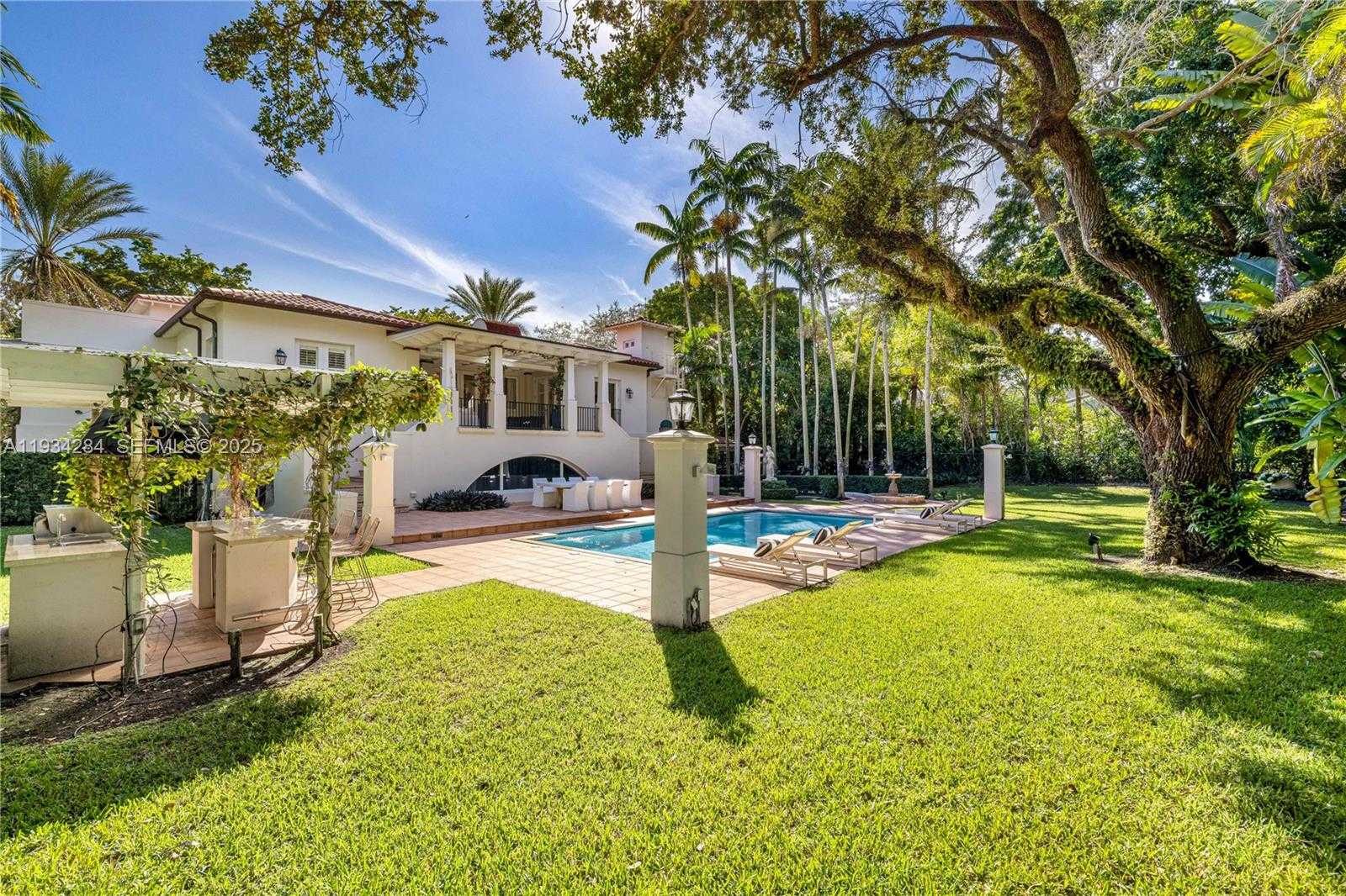 Small Image of 8000 LOS PINOS BLVD, Coral Gables Number 36