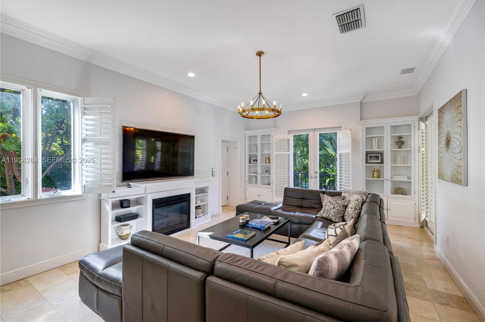 Small Image of 8000 LOS PINOS BLVD, Coral Gables Number 5