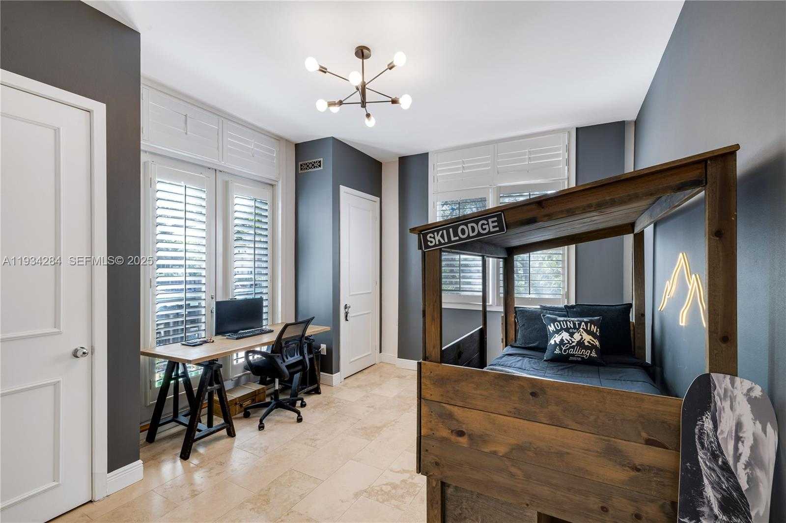 Small Image of 8000 LOS PINOS BLVD, Coral Gables Number 6