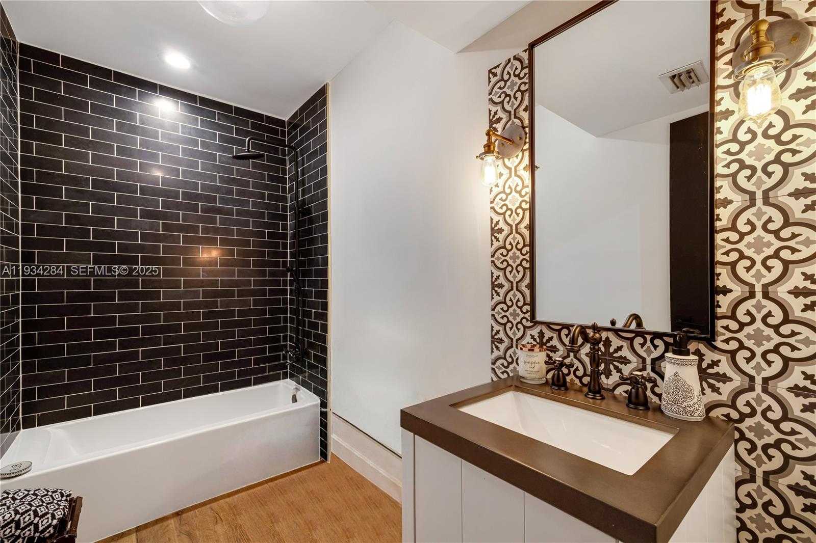 Small Image of 8000 LOS PINOS BLVD, Coral Gables Number 66