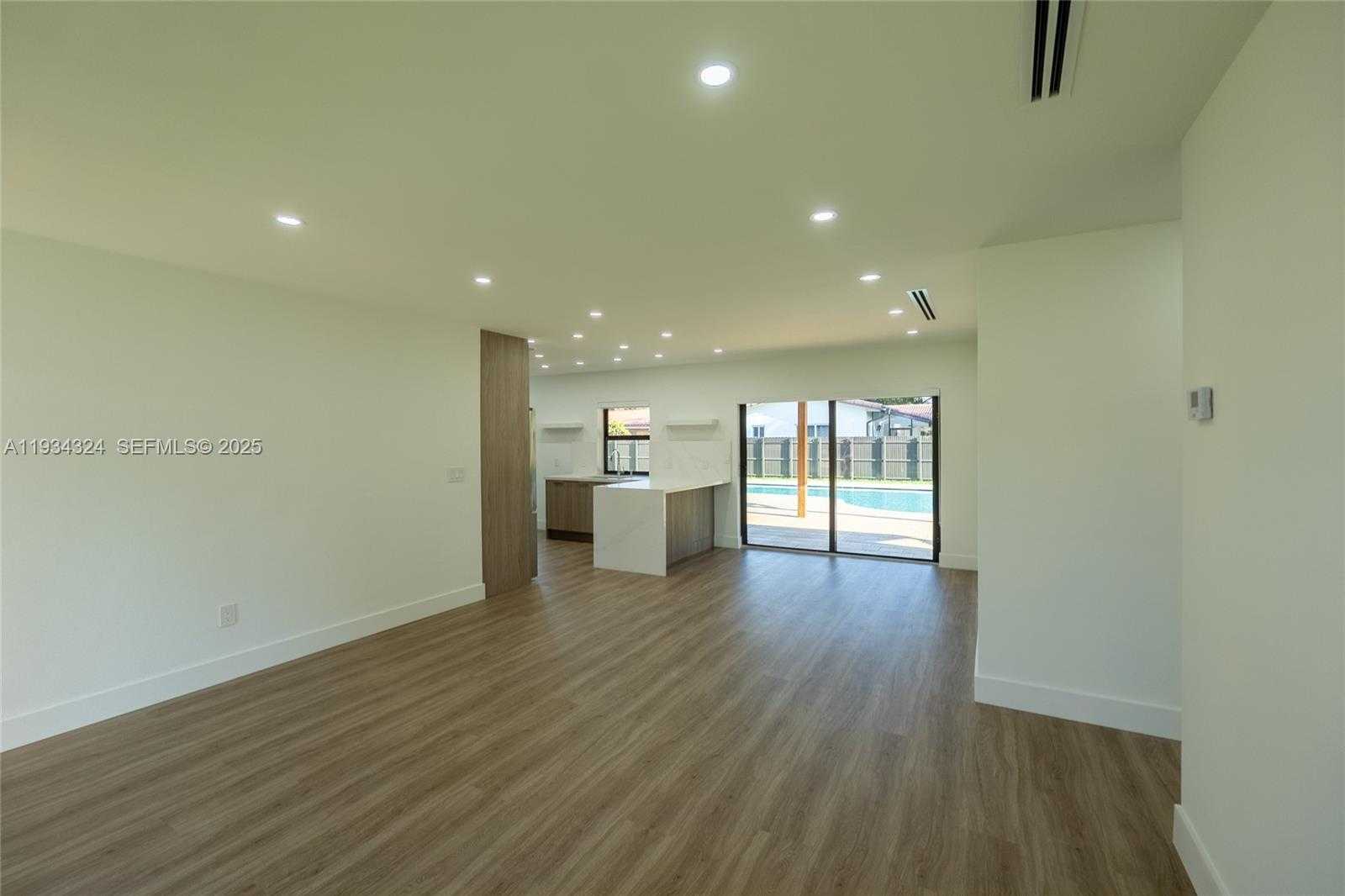 Small Image of 14515 MAHOGANY CT, Miami Lakes Number 11