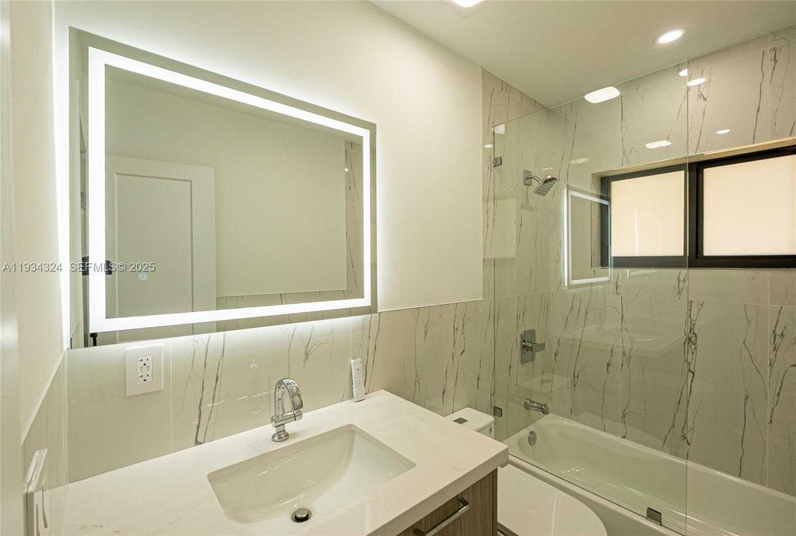 Small Image of 14515 MAHOGANY CT, Miami Lakes Number 14