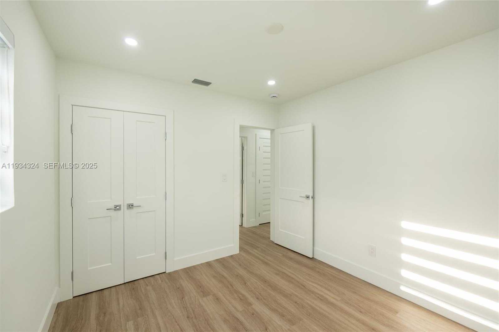Small Image of 14515 MAHOGANY CT, Miami Lakes Number 17