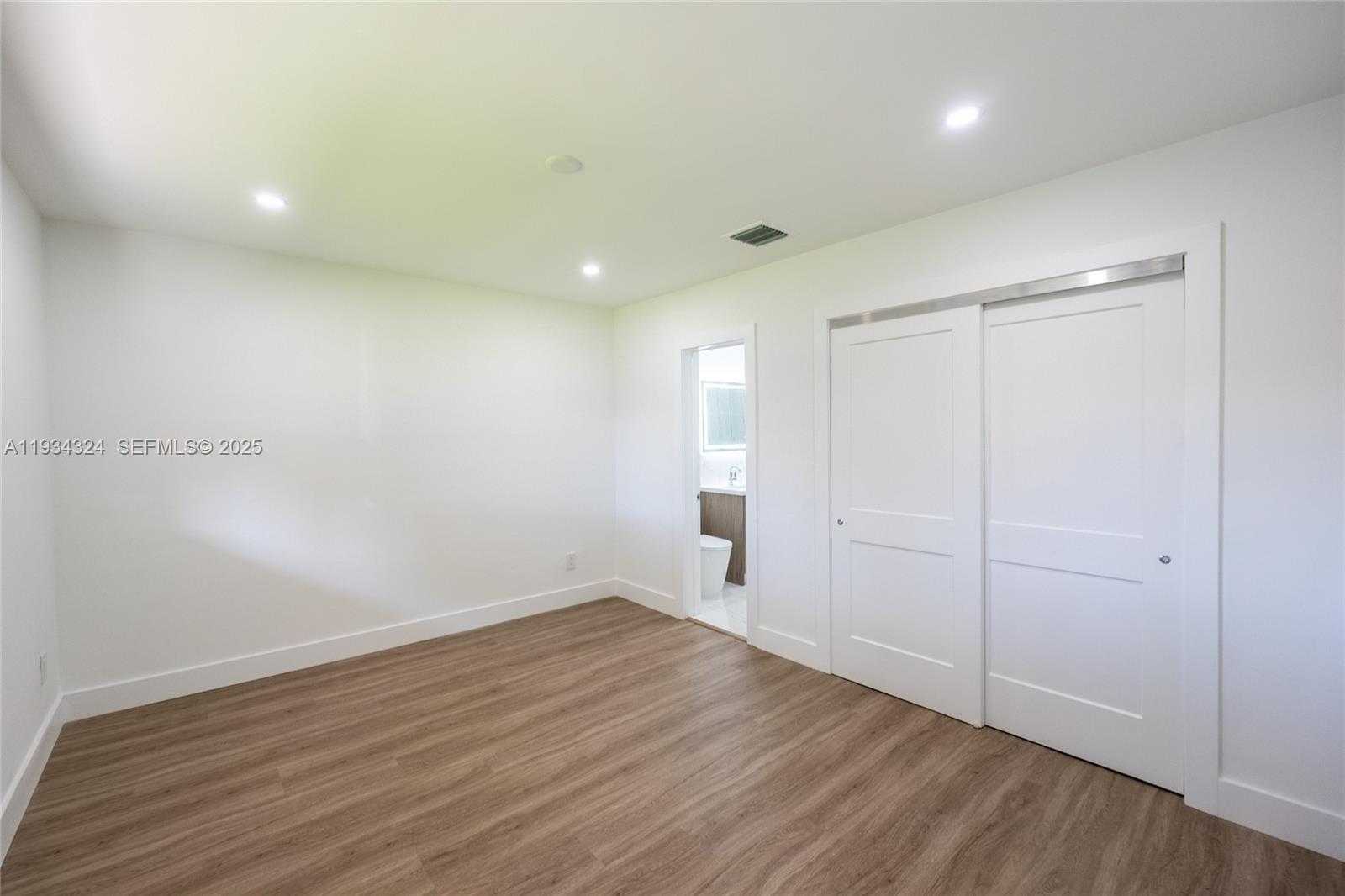 Small Image of 14515 MAHOGANY CT, Miami Lakes Number 19