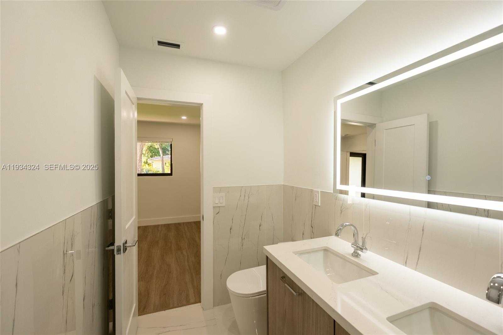 Small Image of 14515 MAHOGANY CT, Miami Lakes Number 21